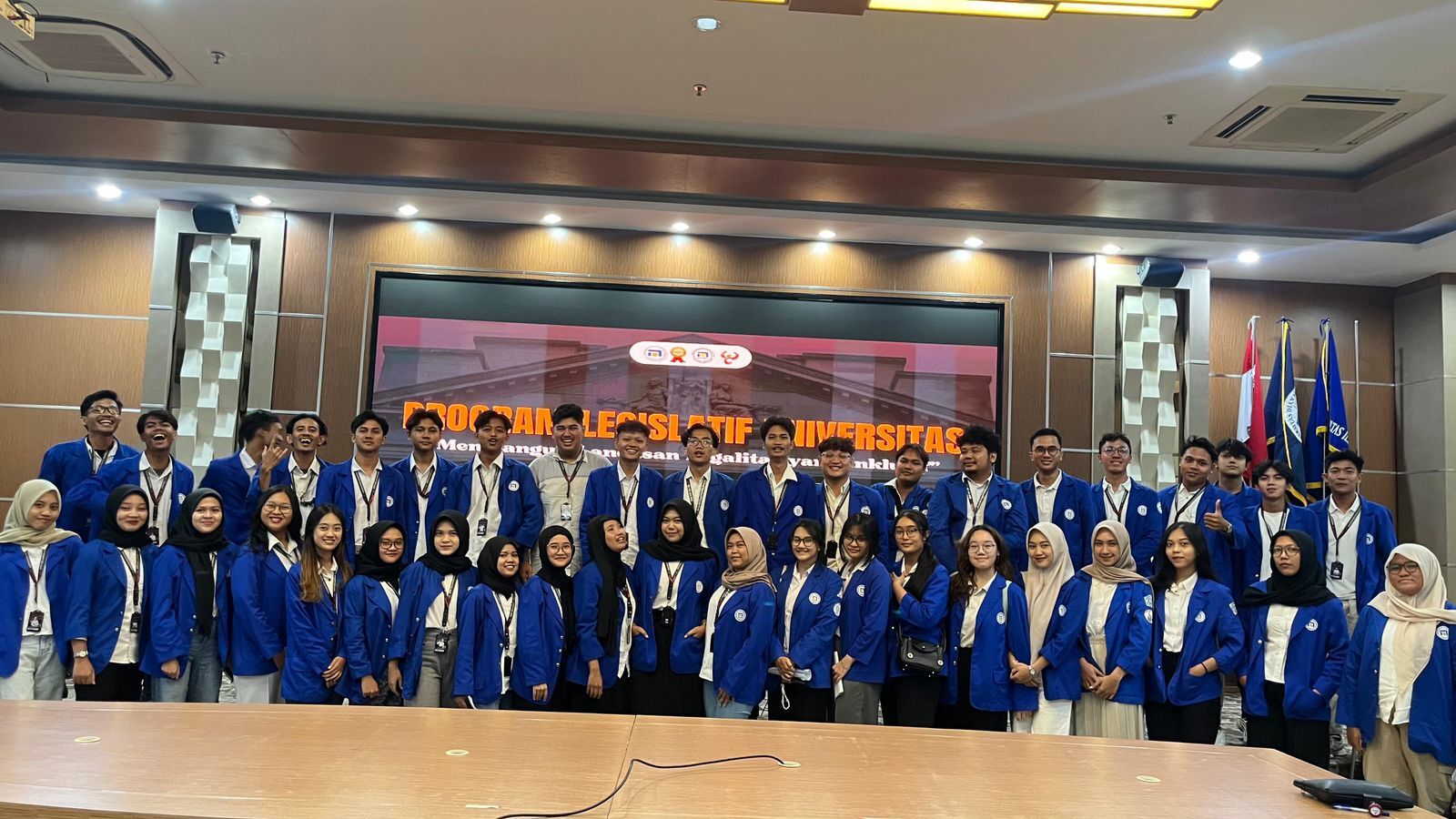 Penutupan dan Foto Bersama (Hari Pertama)
